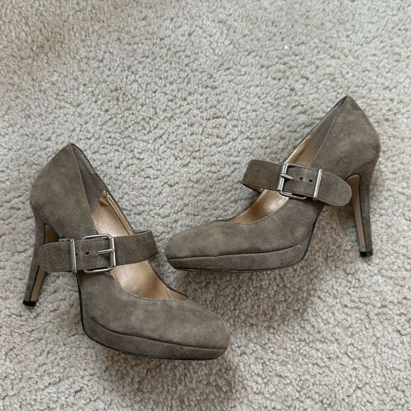 Gianni Bini Green Suede Mary Jane Heels - Picture 1 of 14